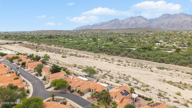 7369 E Riverbank Loop, Tucson, AZ 85715