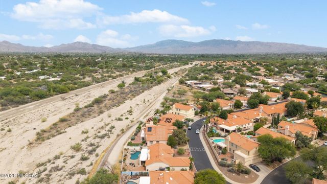 7369 E Riverbank Loop, Tucson, AZ 85715