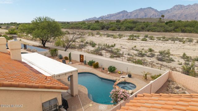 7369 E Riverbank Loop, Tucson, AZ 85715