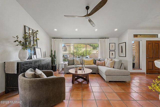 7369 E Riverbank Loop, Tucson, AZ 85715