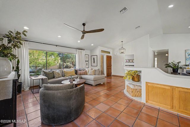7369 E Riverbank Loop, Tucson, AZ 85715
