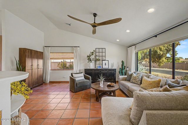 7369 E Riverbank Loop, Tucson, AZ 85715