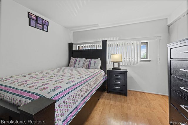 1925 Nicholas Court, Warren, MI 48092