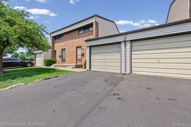1925 Nicholas Court, Warren, MI 48092