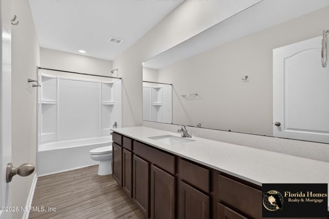 8515 LAKE GEORGE Circle E, Macclenny, FL 32063