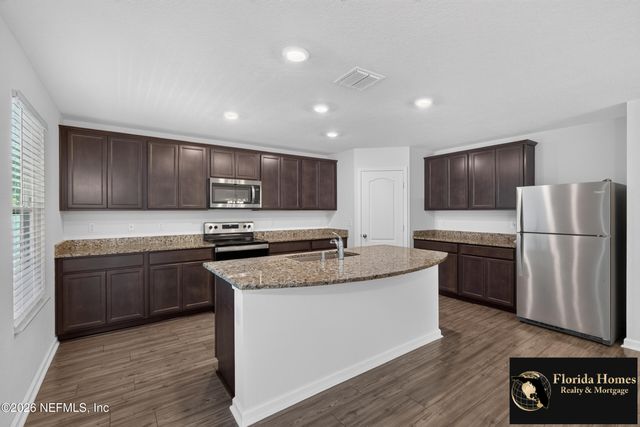 8515 LAKE GEORGE Circle E, Macclenny, FL 32063