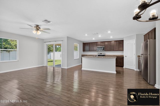 8515 LAKE GEORGE Circle E, Macclenny, FL 32063