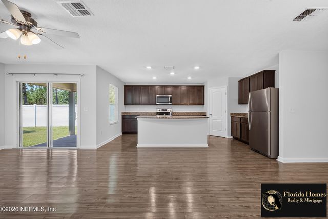 8515 LAKE GEORGE Circle E, Macclenny, FL 32063