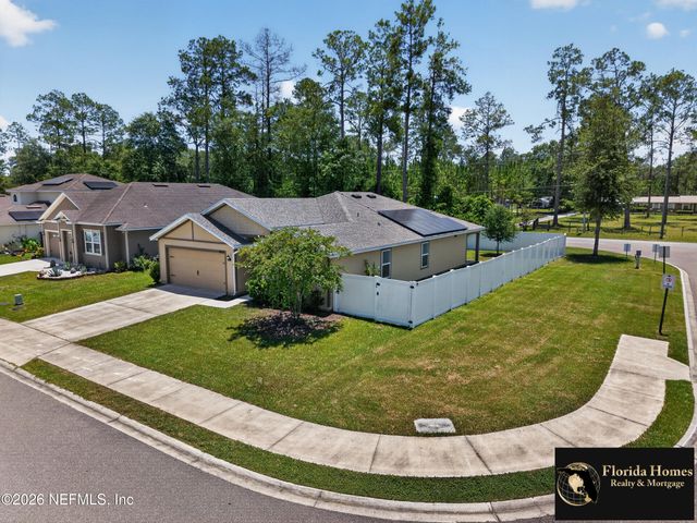 8515 LAKE GEORGE Circle E, Macclenny, FL 32063