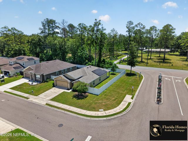 8515 LAKE GEORGE Circle E, Macclenny, FL 32063