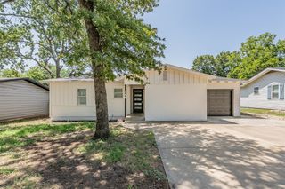 749 W Redbud Drive, Hurst, TX 76053