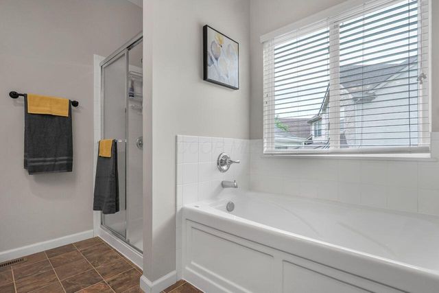 2866 Crosshurst Court, Grove City, OH 43123