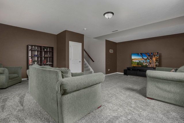 2866 Crosshurst Court, Grove City, OH 43123