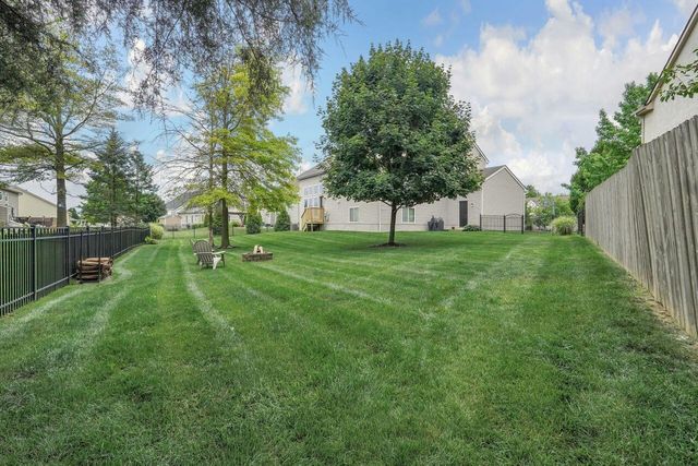 2866 Crosshurst Court, Grove City, OH 43123