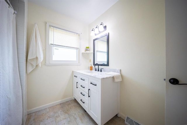 123 JEAN STREET, Combined Locks, WI 54113