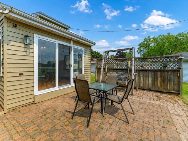123 JEAN STREET, Combined Locks, WI 54113
