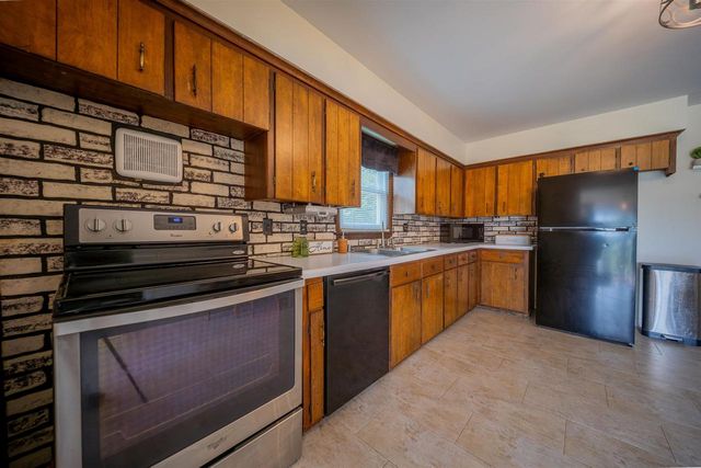 123 JEAN STREET, Combined Locks, WI 54113