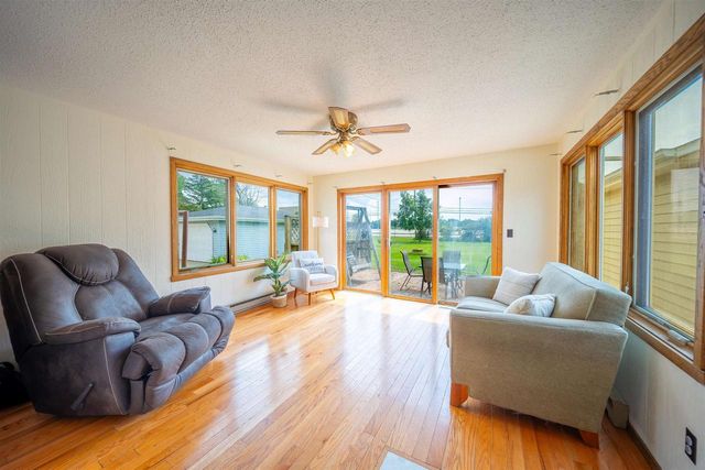 123 JEAN STREET, Combined Locks, WI 54113