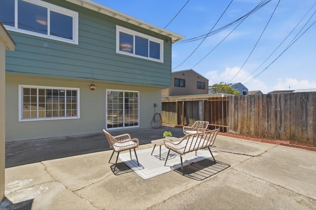 201 Springdale Drive, Pacifica, CA 94044