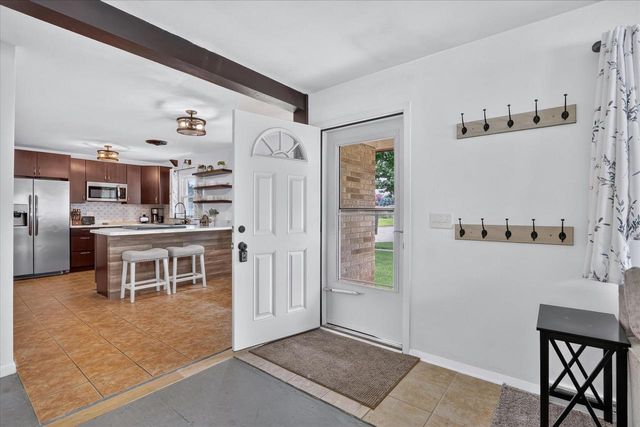 1030 SW Harmony Circle, Janesville, WI 53545