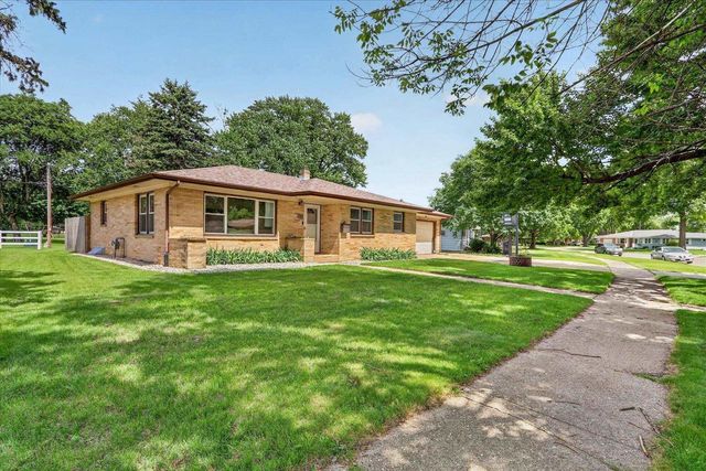 1030 SW Harmony Circle, Janesville, WI 53545