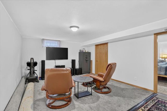 1030 SW Harmony Circle, Janesville, WI 53545