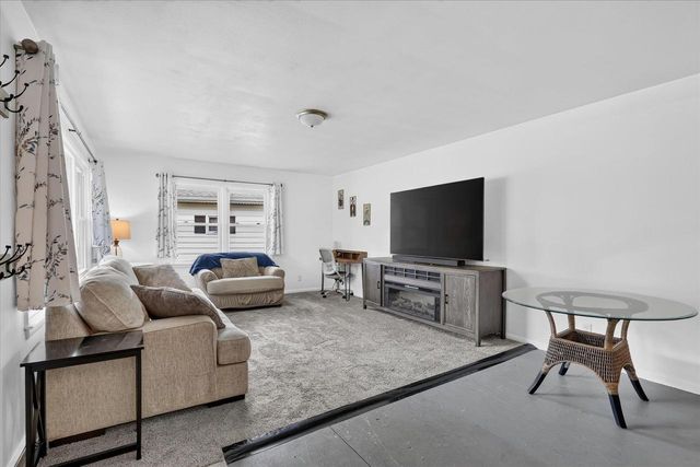 1030 SW Harmony Circle, Janesville, WI 53545