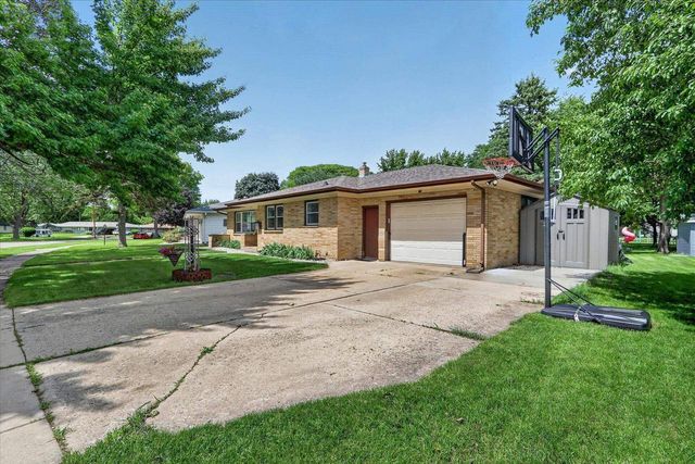 1030 SW Harmony Circle, Janesville, WI 53545
