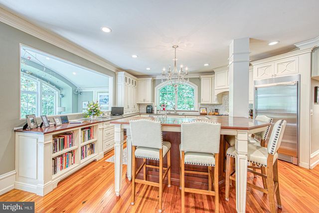 230 S RIDLEY CREEK RD, Media, PA 19063