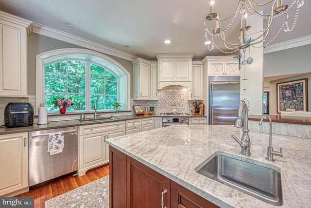 230 S RIDLEY CREEK RD, Media, PA 19063
