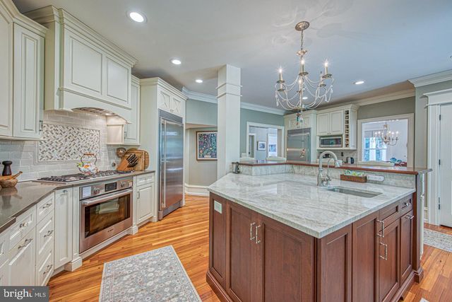 230 S RIDLEY CREEK RD, Media, PA 19063