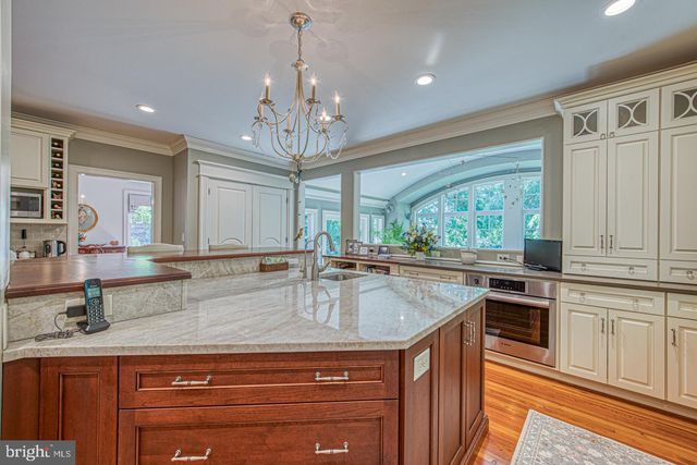 230 S RIDLEY CREEK RD, Media, PA 19063