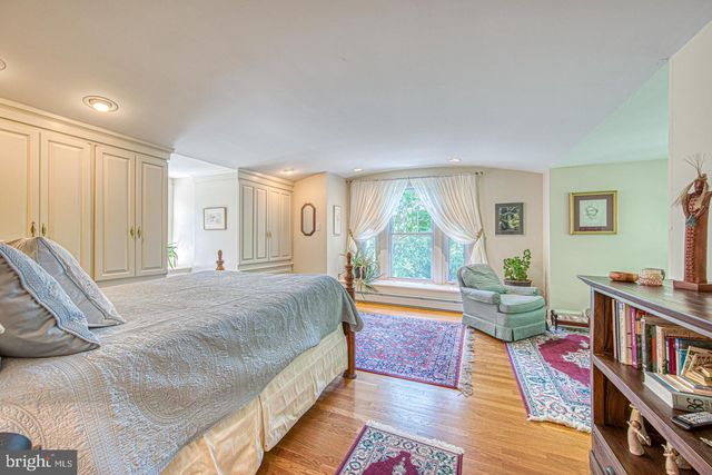 230 S RIDLEY CREEK RD, Media, PA 19063