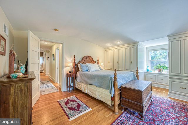 230 S RIDLEY CREEK RD, Media, PA 19063