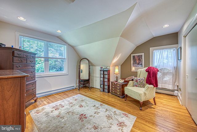 230 S RIDLEY CREEK RD, Media, PA 19063