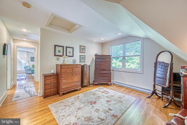 230 S RIDLEY CREEK RD, Media, PA 19063