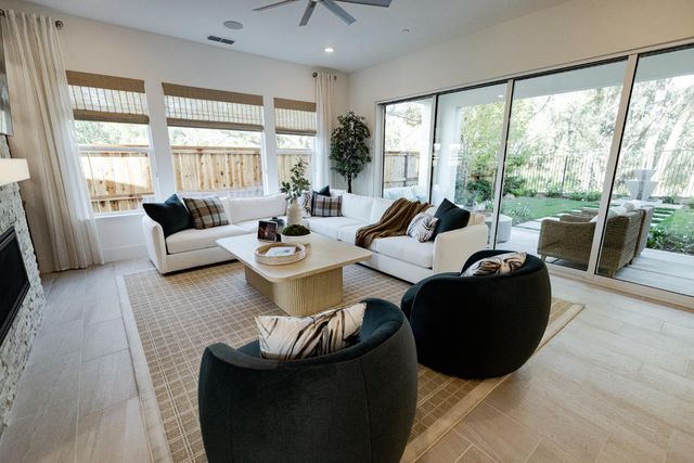 5752 Golden Pond Dr, Rocklin, CA 95677