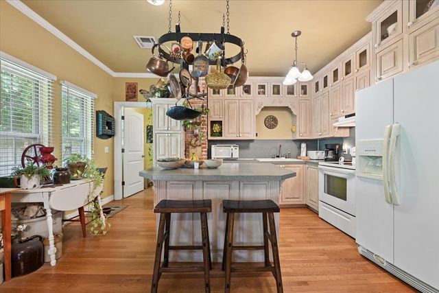 2115 E 17th Place, Tulsa, OK 74104