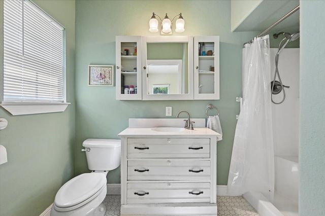 2115 E 17th Place, Tulsa, OK 74104