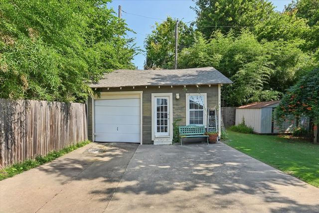 2115 E 17th Place, Tulsa, OK 74104