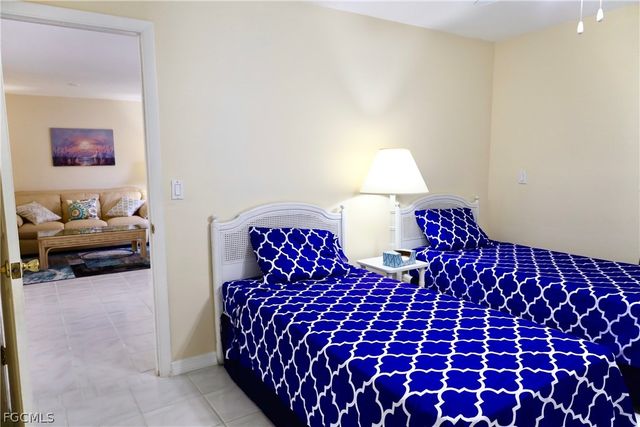 147 SW 47th TER 1, Cape Coral, FL 33914