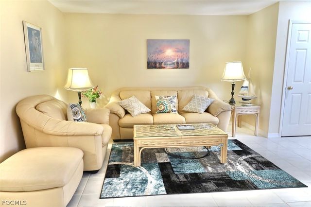 147 SW 47th TER 1, Cape Coral, FL 33914