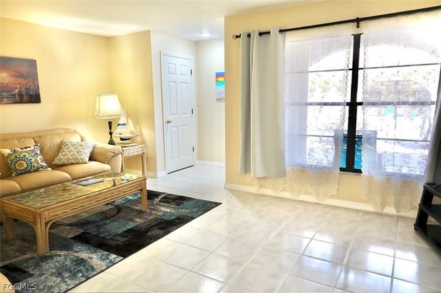 147 SW 47th TER 1, Cape Coral, FL 33914