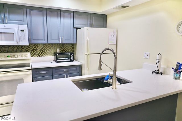 147 SW 47th TER 1, Cape Coral, FL 33914