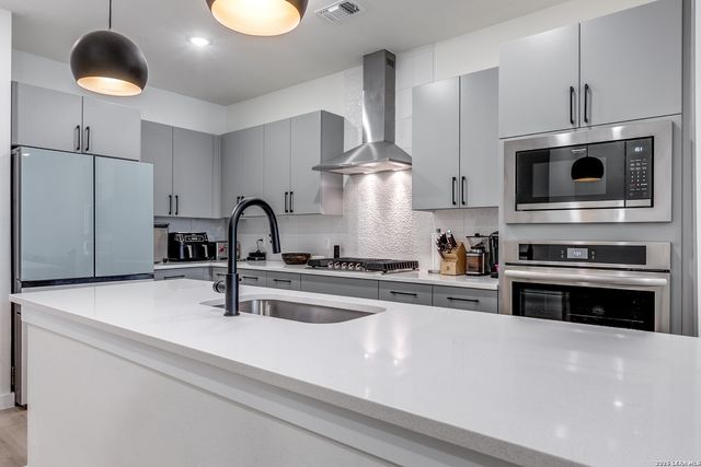 719 E Locust St Unit 4110, San Antonio, TX 78212