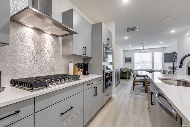 719 E Locust St Unit 4110, San Antonio, TX 78212