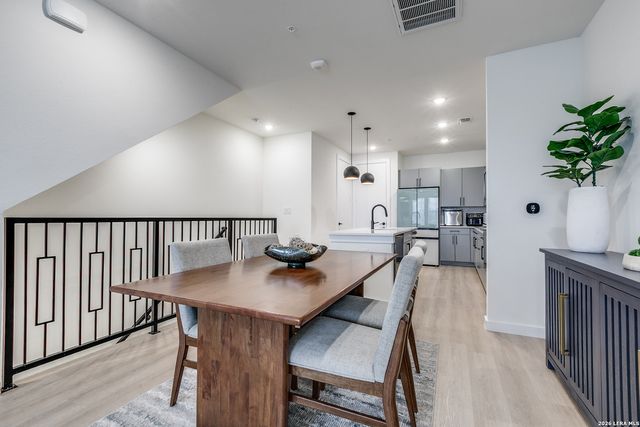 719 E Locust St Unit 4110, San Antonio, TX 78212