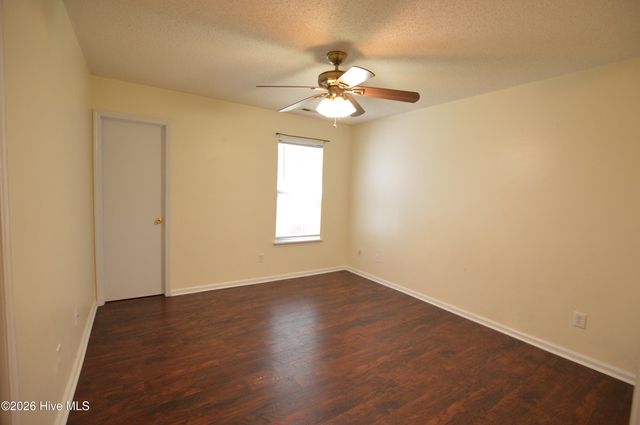 109 Live Oak Court, Midway Park, NC 28544