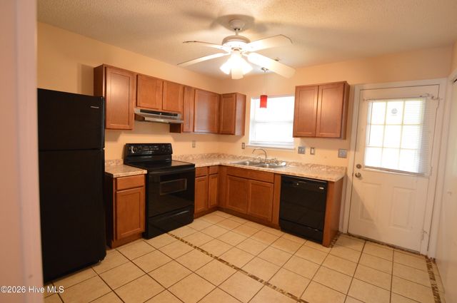 109 Live Oak Court, Midway Park, NC 28544