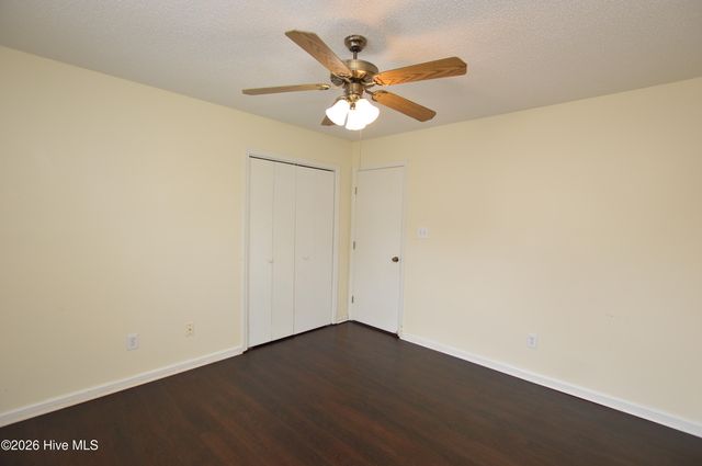 109 Live Oak Court, Midway Park, NC 28544